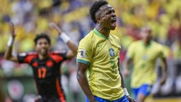 太阳报：狼队球迷团体将在对阵曼联前晚进场15分钟抗议老板