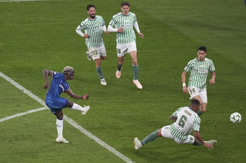 尤文vs乌迪内斯：伊尔迪兹、乔纳森-戴维首发，麦肯尼出战